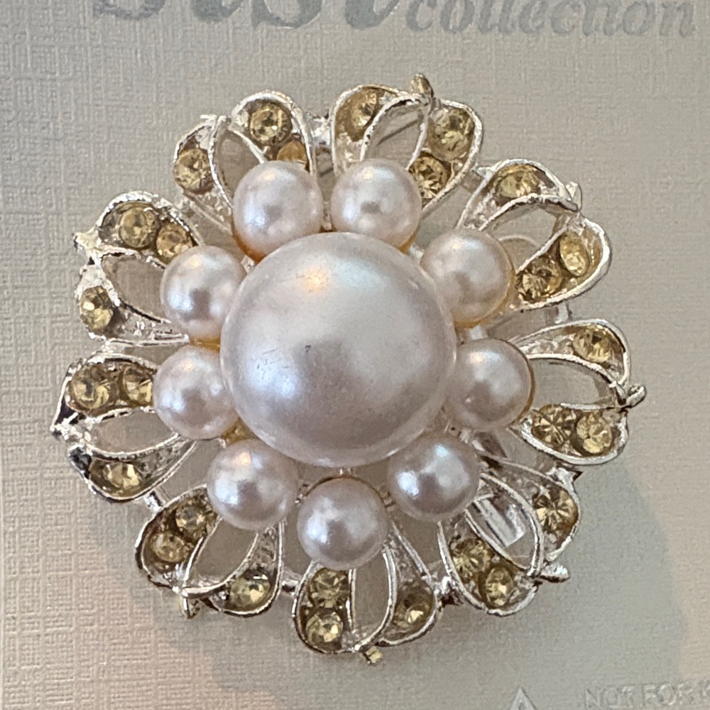 Pearl and Gold Brooch